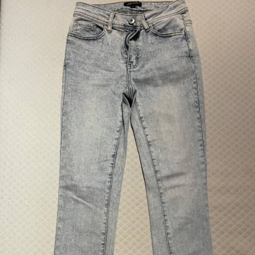 **SOLD**Charlie B Lightwash women's denim skinny jeans